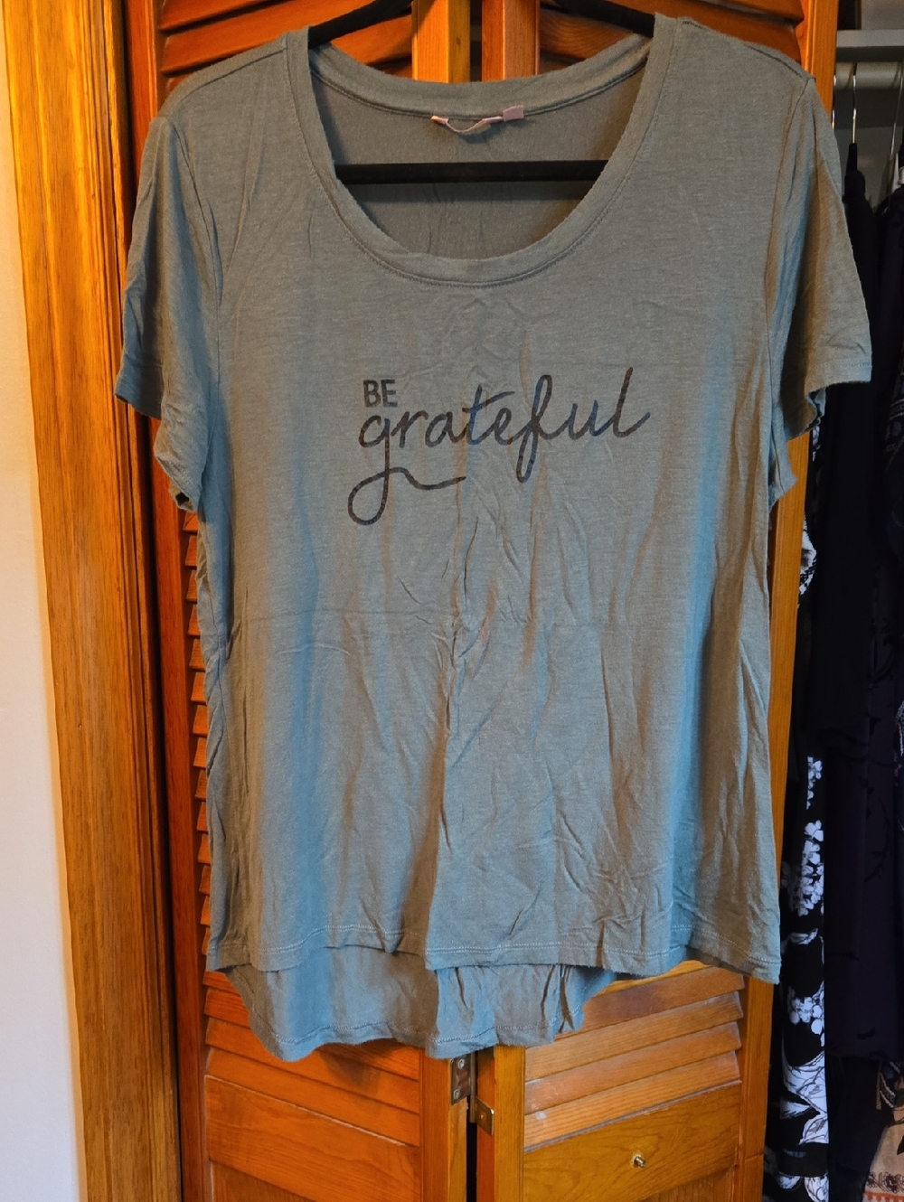 La Vie En Rose Sage Green "Be Grateful" Scoop Neck Tee